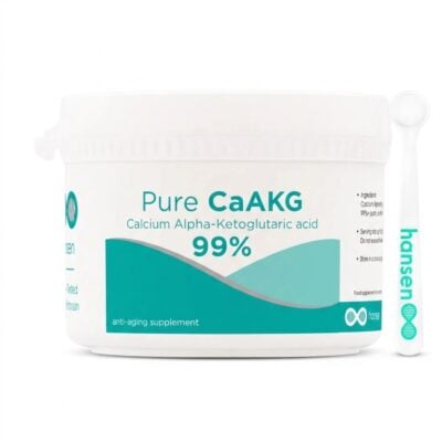 Hansen Pure CaAKG 99% Calcium Alpha-Ketoglutaraat poeder met bijbehorende maatlepel voor nauwkeurige dosering van dit anti-aging supplement