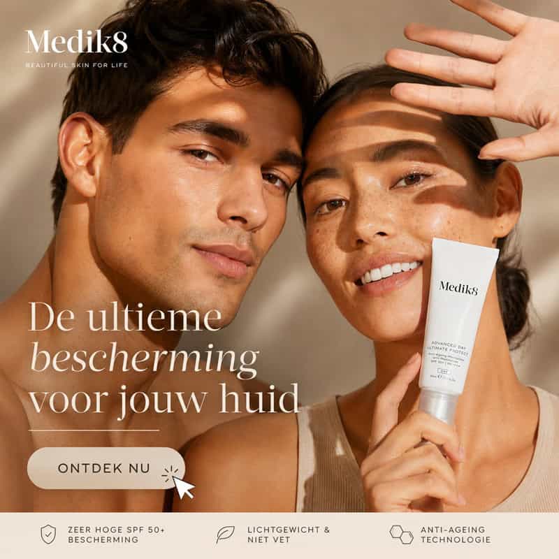 Skins Unlimited Medik8 huidverzorgingsproduct met jonge modellen.